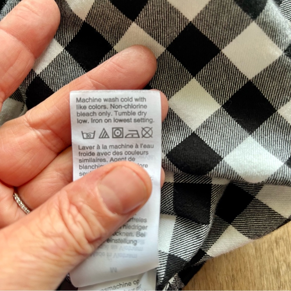 ✨MOVING SALE✨ Lowest Price! J. CREW Black White Buffalo Check 100% Cotton Top M - Picture 8 of 9